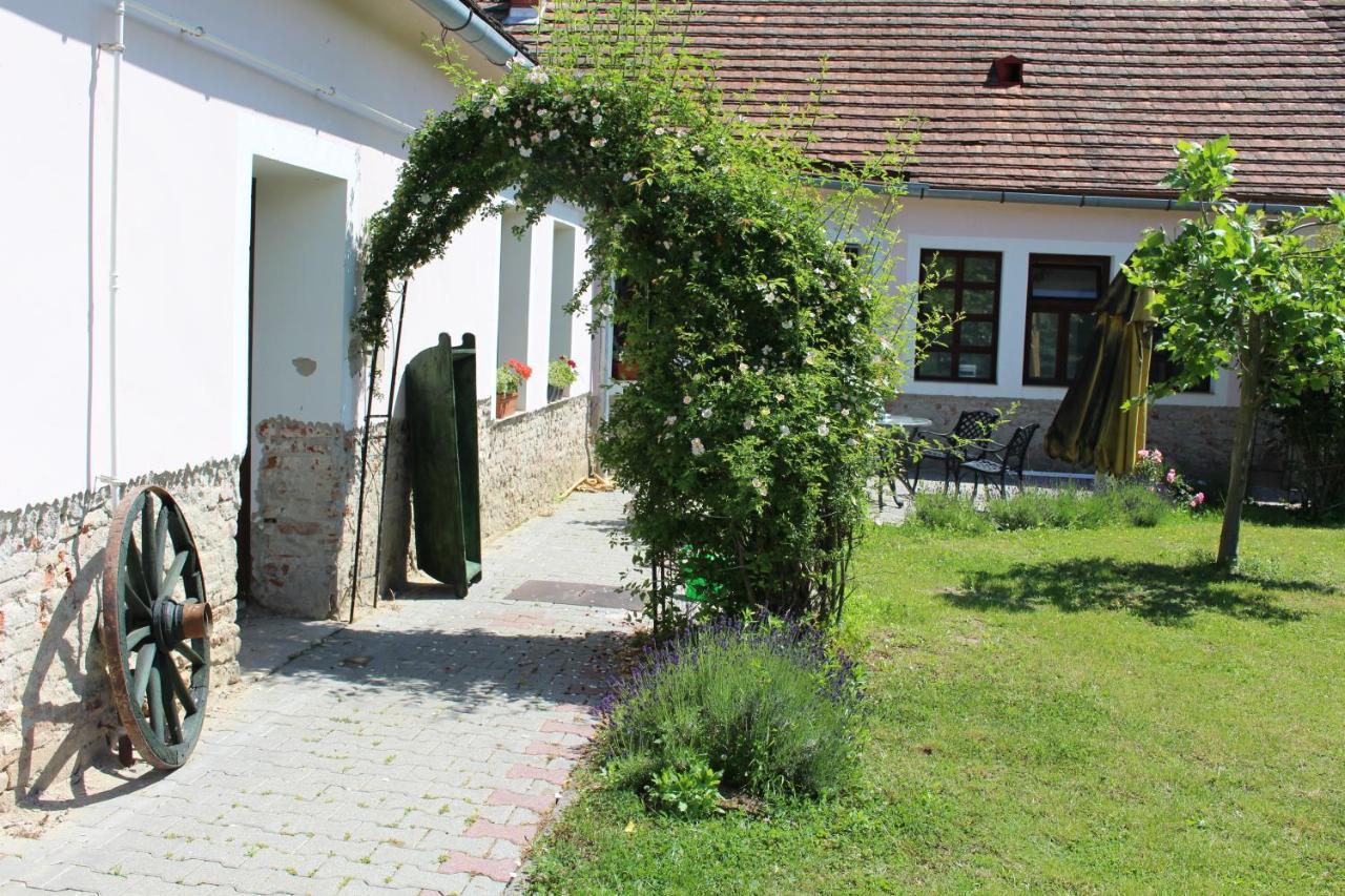 Axtburg Apartments Berbaltavar المظهر الخارجي الصورة